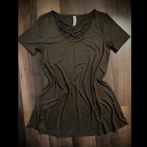 Crisscross short sleeve tunic top